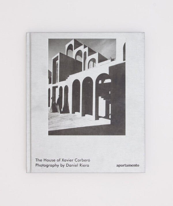 dr_the-house-of-xavier-corbero_0222_front-cover-of-book
